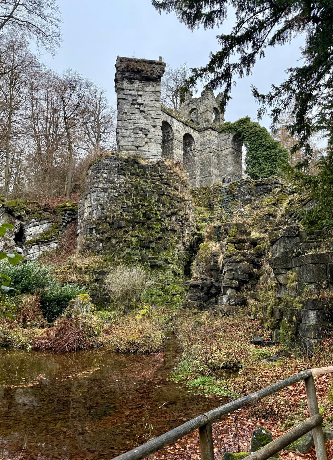 IMG-20251210-WA0016 Wanderung durch den Bergpark Wilhelmshöhe während der Weihnachtsfeier 2024