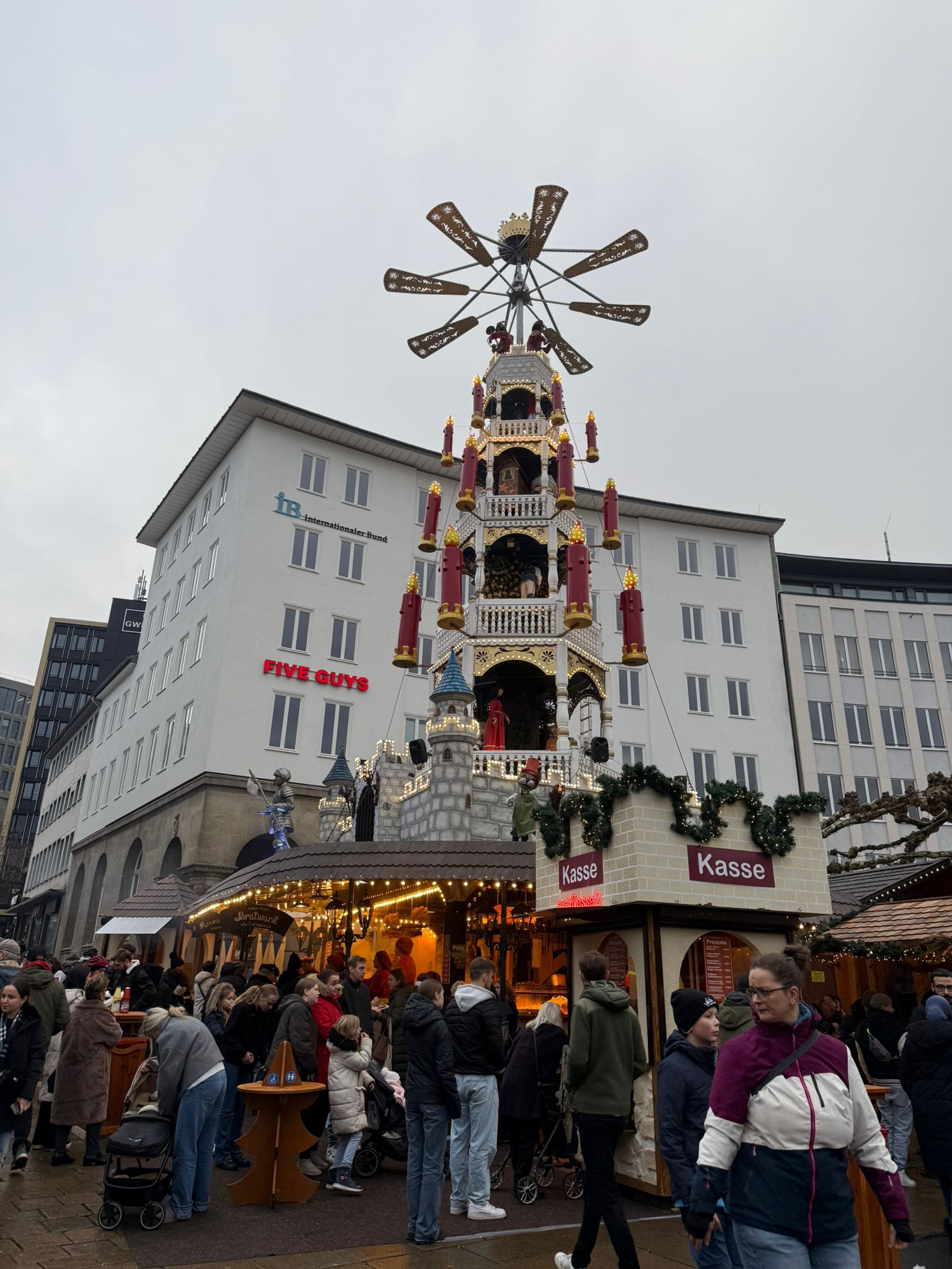 WhatsApp Bild 2025-12-10 um 10.01.33_5c18a892 Team FINK auf dem Kasseler Weihnachtsmarkt 2024