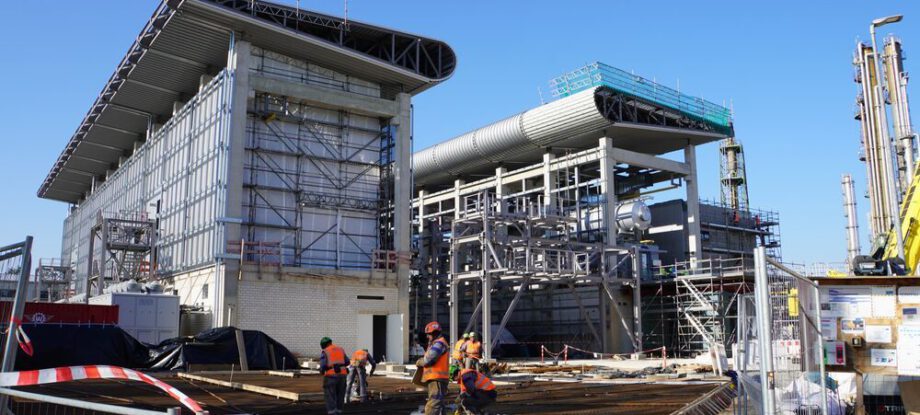 100 MW Elektrolyseur zur Wasserstoffproduktion im Shell Energy and Chemicals Park Rheinland in Wesseling